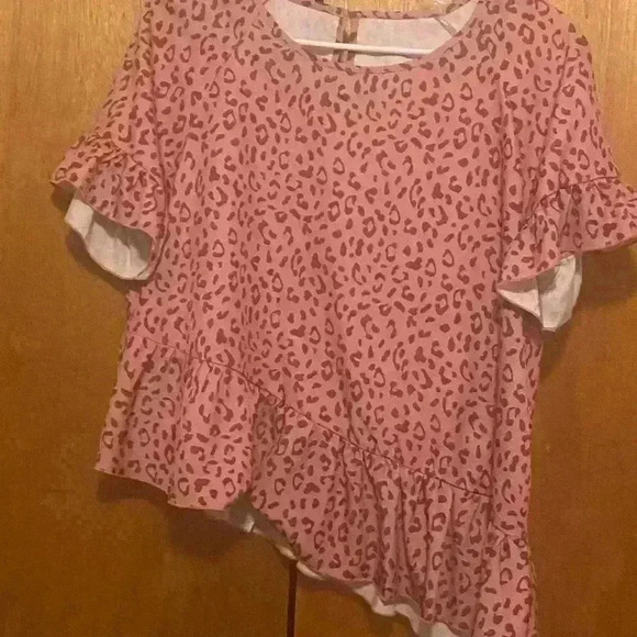 AMONIDA Leopard Print Ruffle Blouse Slant Hem Round - Picture 5 of 5